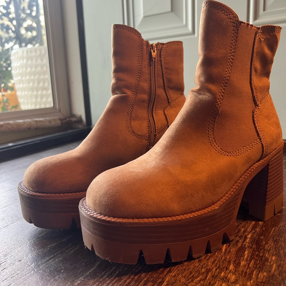 Women’s Chunky Platform Ankle Boots in Chestnut Brown